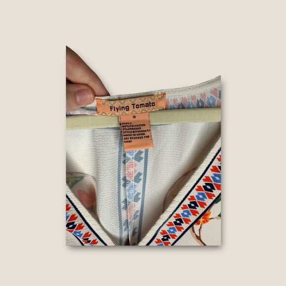 Flying Tomato Kimono Wrap Top Size Small BohoCream Red Floral Crop Wide Sleeves - Picture 4 of 4